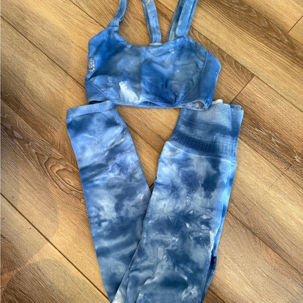 Free People Blue Tie-Dye Leggings and Top Set